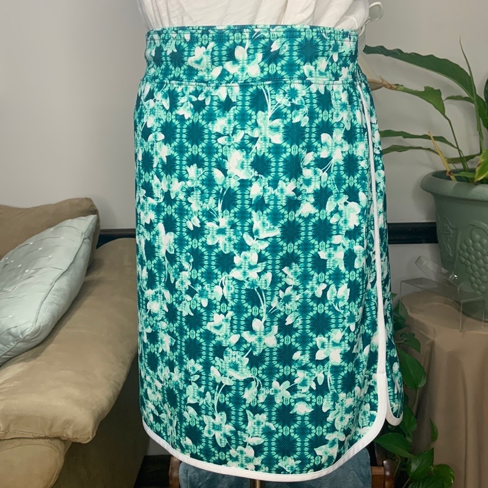 St. Johns Bay Skirt Sz Xl w/ Shorts Skort Teal Green White Floral Athletic Style